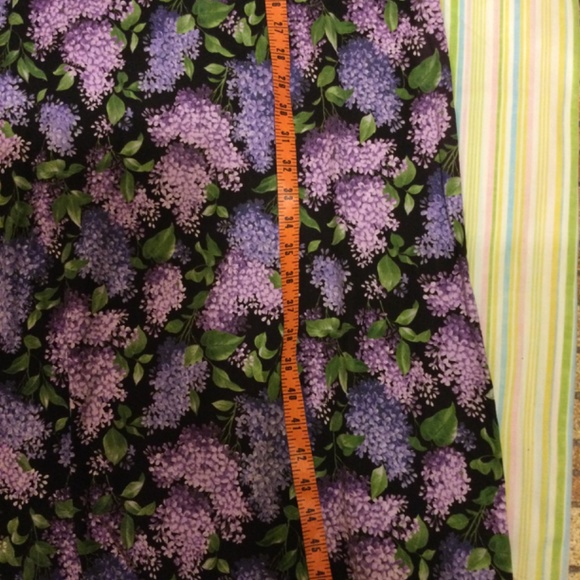 Black Lounger with Lavender Flowers - Picture 8 of 9